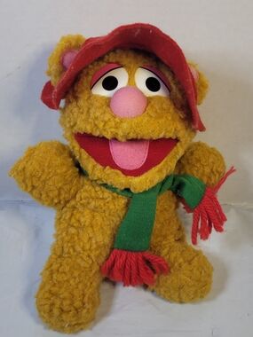 VTG FOZZY BEAR PLUSH 1987 Jim Henson Muppets 9” Red Hat And Scarf